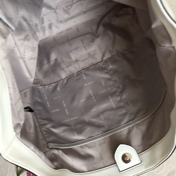 New…DKNY white shoulder bag…silver chains design front and back…lots of room - Picture 9 of 9